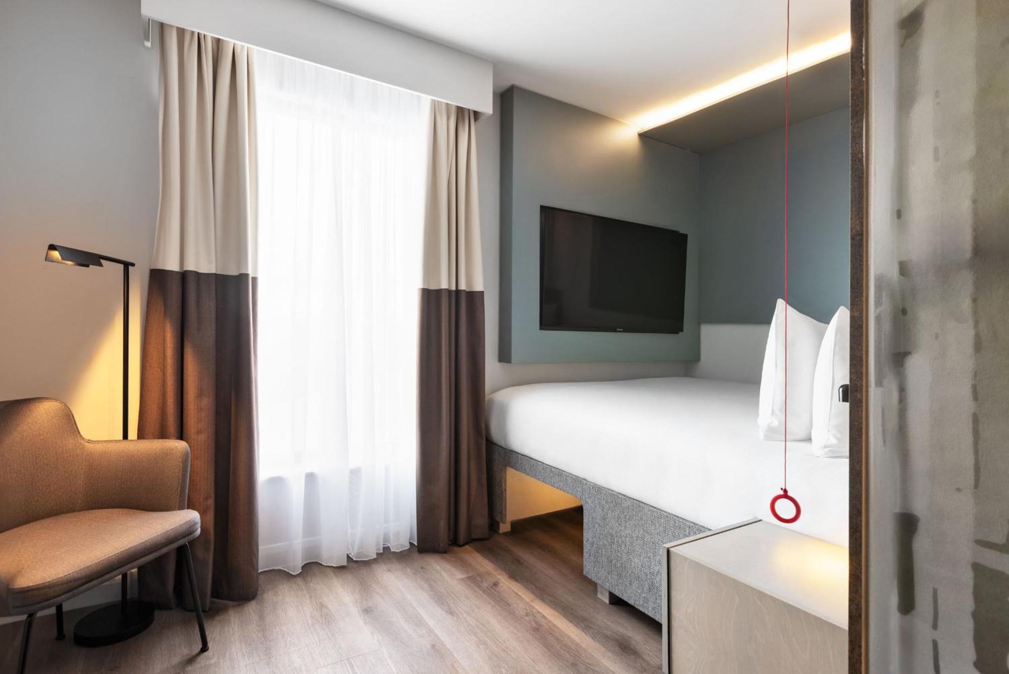 Spark By Hilton London Romford Exterior photo